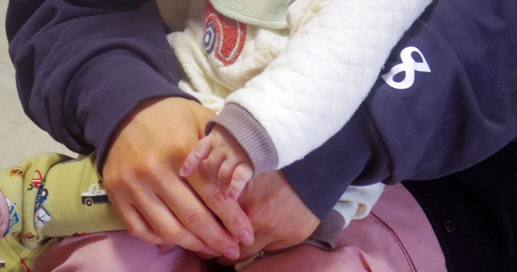 障がい者出産、母子引き離し　児相「養育上の懸念」　京都・車椅子の女性　育てる機会、奪わないで