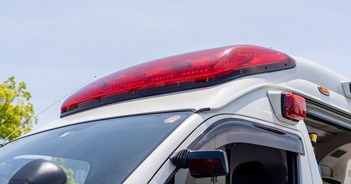 那覇で道路横断中の女性、はねられ死亡　金城の市道　沖縄