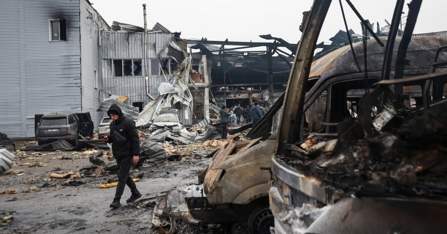 ロシア、和平協議で領土問題含む主要議題協議へ＝大統領報道官 | ロイター