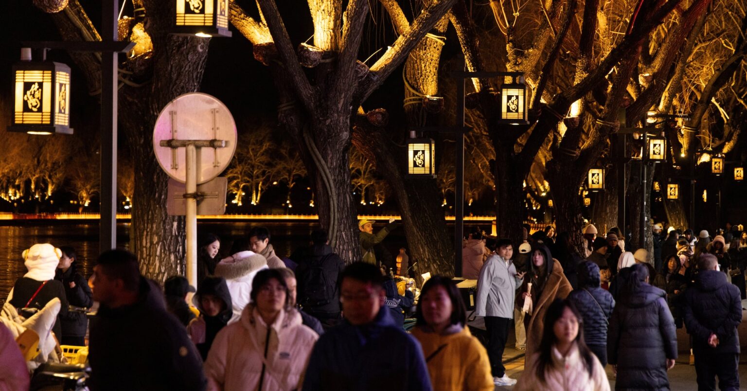 中国の春節人気番組、今年は人型ロボットが主役 新興4社が製品披露 | ロイター 中国の春節人気番組、今年は人型ロボットが主役 新興4社が製品披露 | ロイター