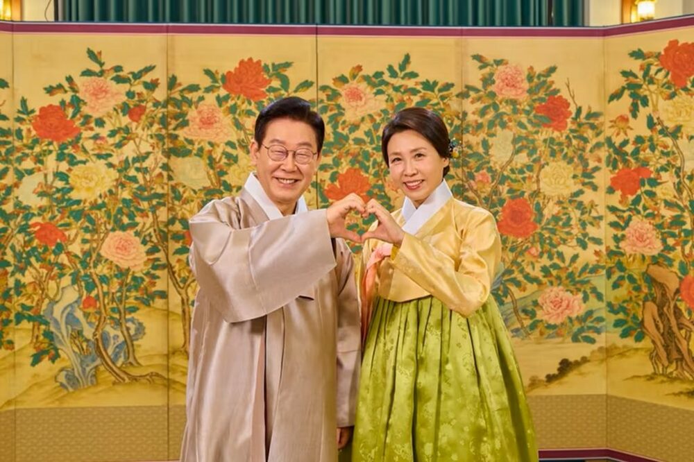 韓国・李在明大統領、旧正月で動画メッセージ…「国民が望む韓国の姿を道標に進む」　写真枚　国際ニュース：AFPBB News