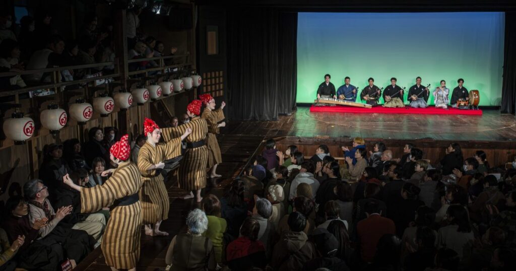 映画「国宝」ロケ地で琉球芸能　出石永楽館、平和テーマに兵庫県豊岡市