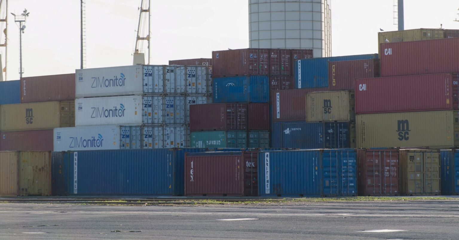 イタリア貿易黒字、12月は60億ユーロに拡大　対ＥＵ諸国は赤字 | ロイター