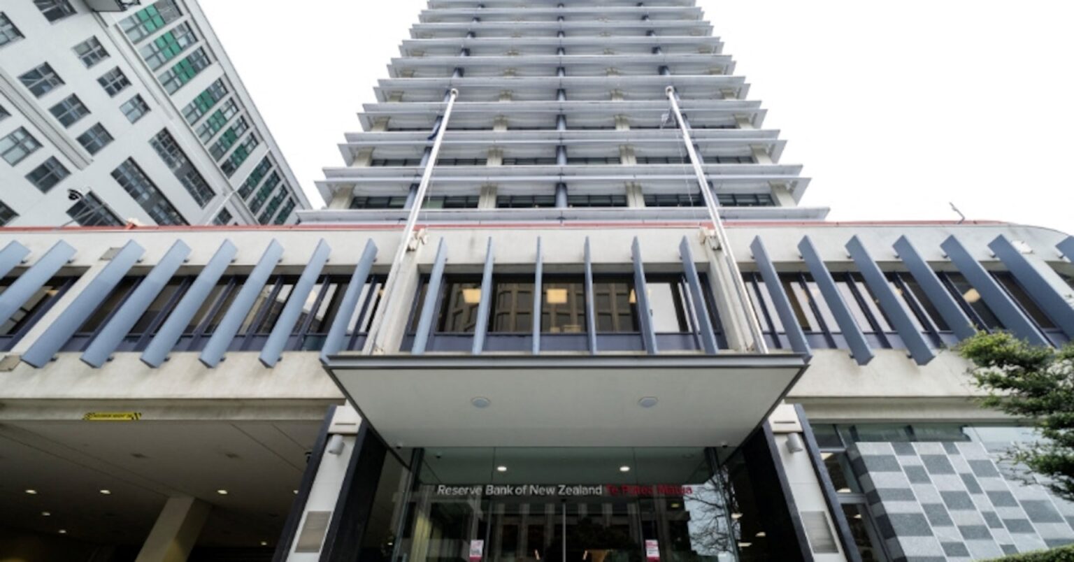 ＮＺ中銀、次の金利操作は引き上げの可能性が高い＝シルク総裁補 | ロイター