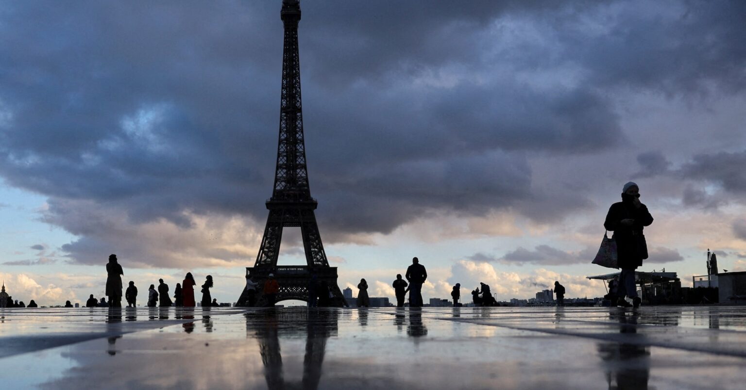 フランス訪れた米国人観光客、25年は17％増　対立やドル安でも | ロイター