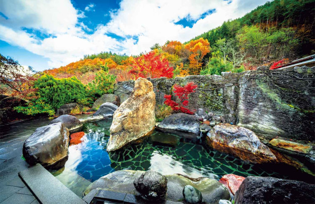 長野県『田沢温泉 富士屋』で味わうぬる湯の贅沢、長湯の幸せ(さんたつ by 散歩の達人)|dメニューニュース(NTTドコモ) 長野県『田沢温泉 富士屋』で味わうぬる湯の贅沢、長湯の幸せ