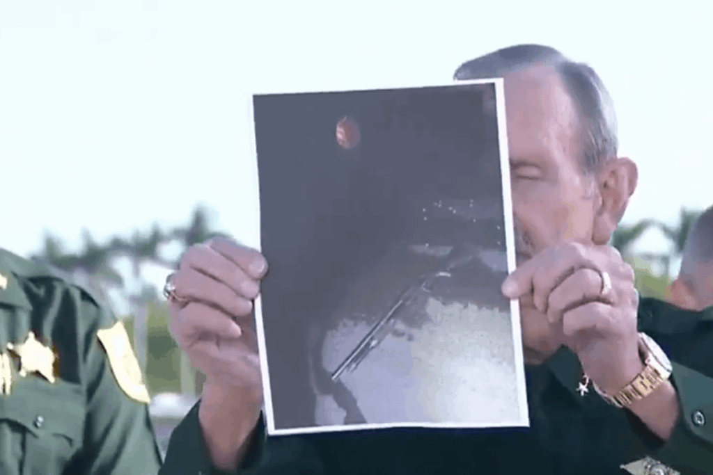 マー・ア・ラーゴで警察に射殺された21歳の男性の家族は不信感を表明「我々は全員、トランプの大支持者だ」