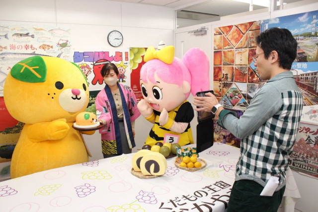 ももっち・うらっち、タコパで他県のキャラと交流 ユーチューブで公開 岡山県大阪事務所(山陽新聞)|dメニューニュース(NTTドコモ) ももっち・うらっち、タコパで他県のキャラと交流 ユーチューブで公開 岡山県大阪事務所