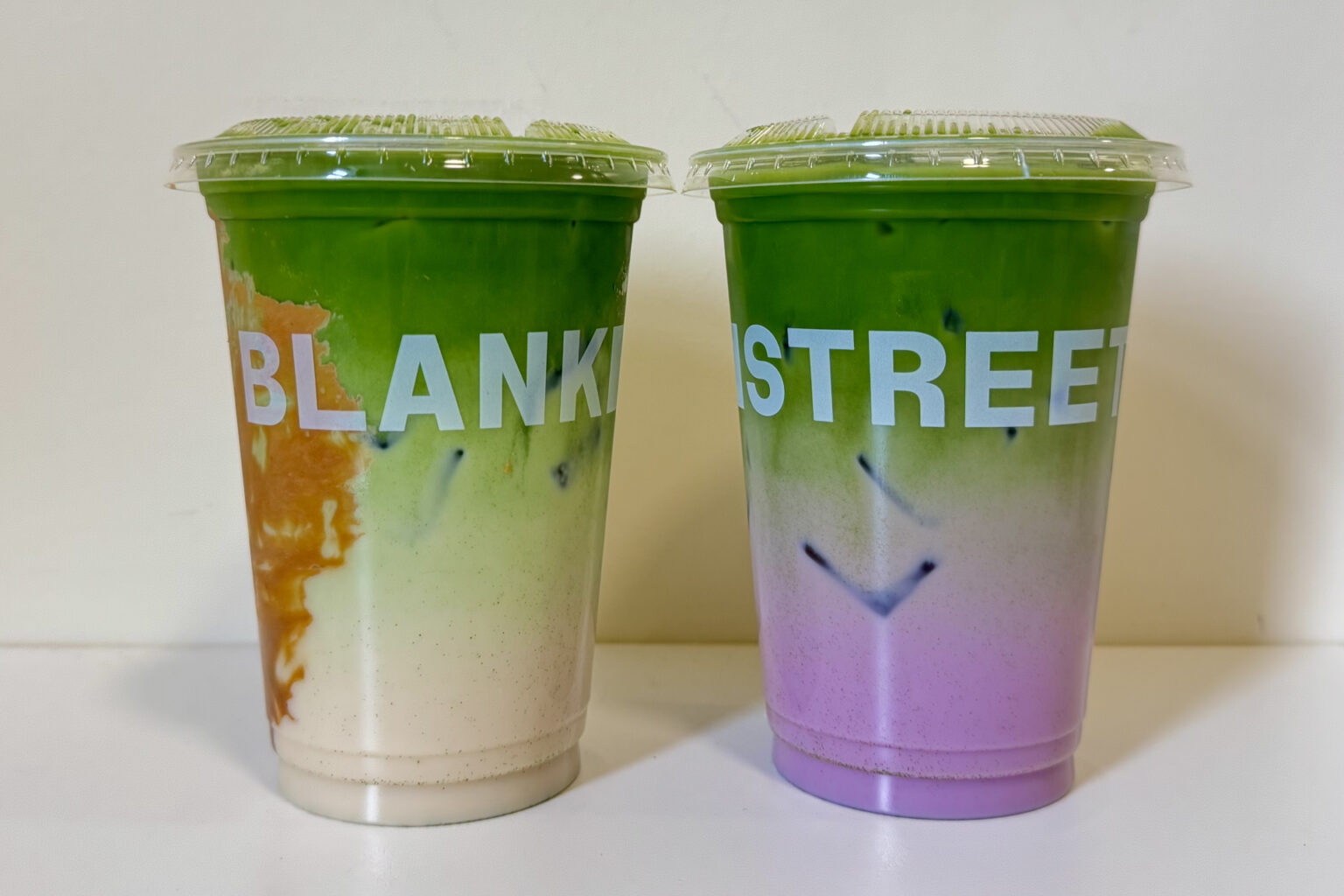 イギリスで抹茶ラテを飲んでみた。抹茶×ブルーベリーとウベ/キャラメルと味噌!? アメリカ発のコーヒーショップ「Blank Street」 - グルメ Watch