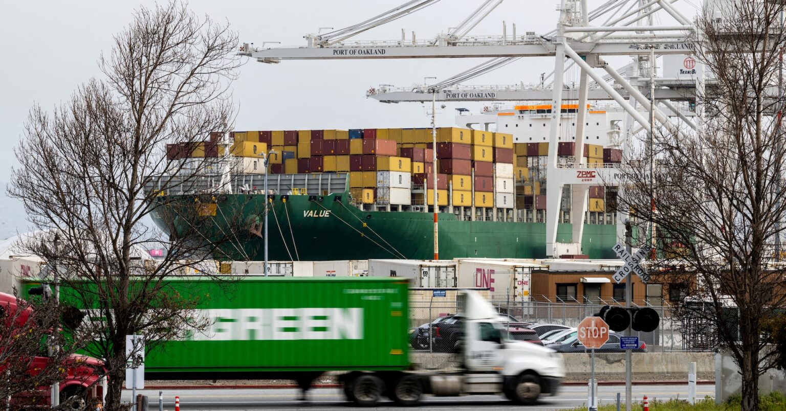 米国、新関税10%徴収開始 15%へ後日引き上げか | ロイター 米国、新関税10%徴収開始 15%へ後日引き上げか | ロイター