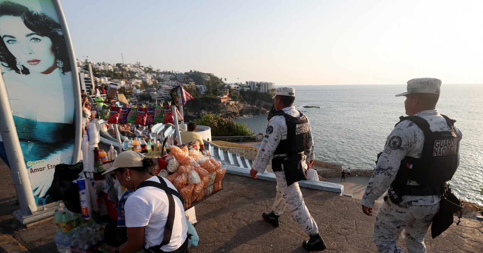 メキシコ「エルメンチョ」死亡で報復相次ぐ、治安当局員26人死亡 | ロイター メキシコ「エルメンチョ」死亡で報復相次ぐ、治安当局員26人死亡 | ロイター