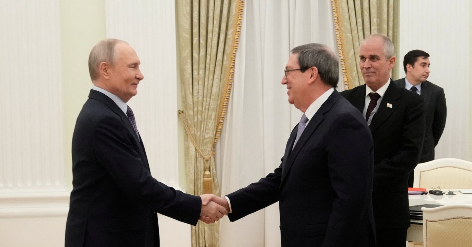 ロシア、キューバへの燃料支援の可能性協議─副首相＝報道 | ロイター