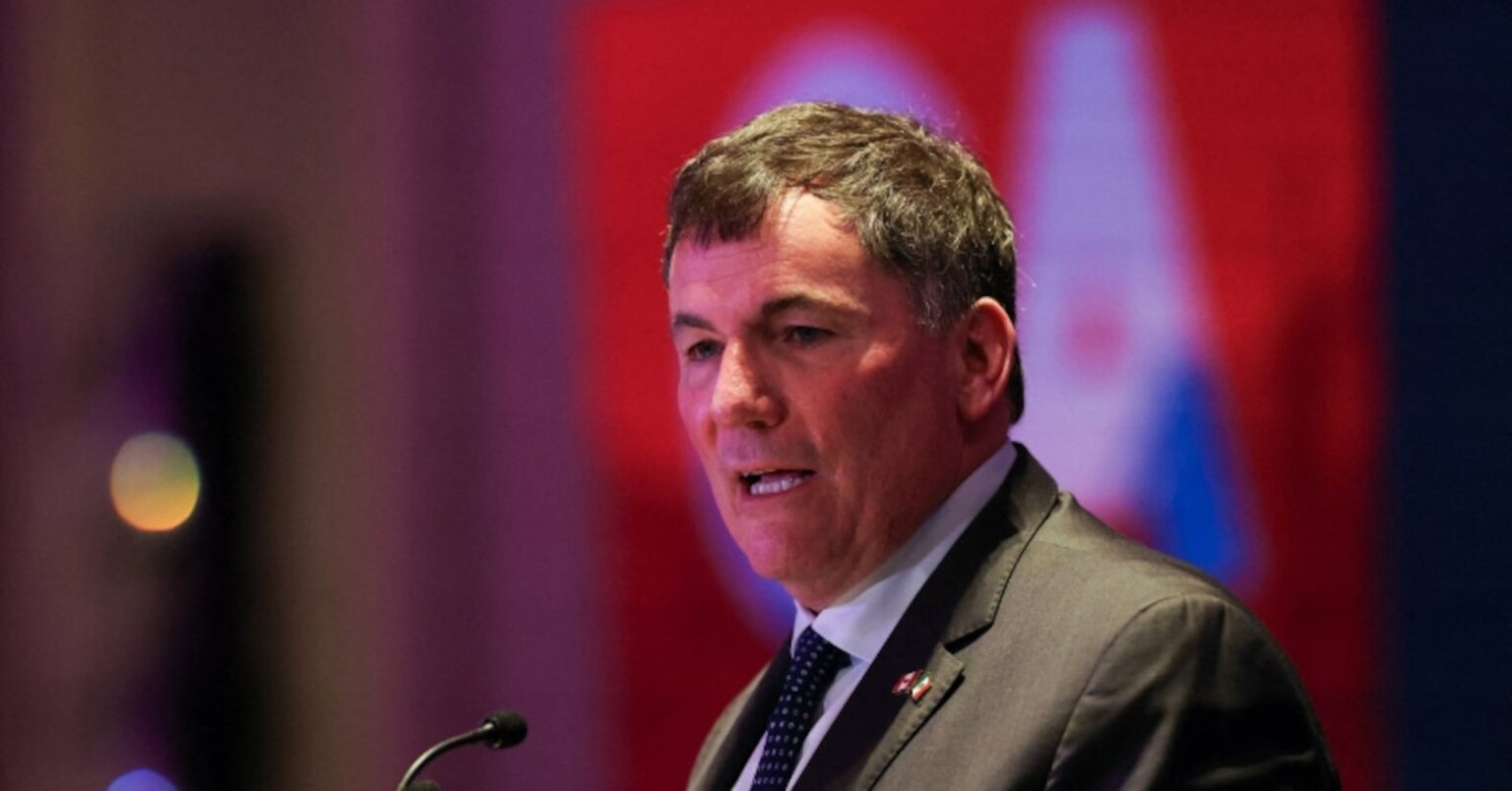 カナダ、重要分野の関税撤廃で米国と交渉=担当相 | ロイター カナダ、重要分野の関税撤廃で米国と交渉=担当相 | ロイター