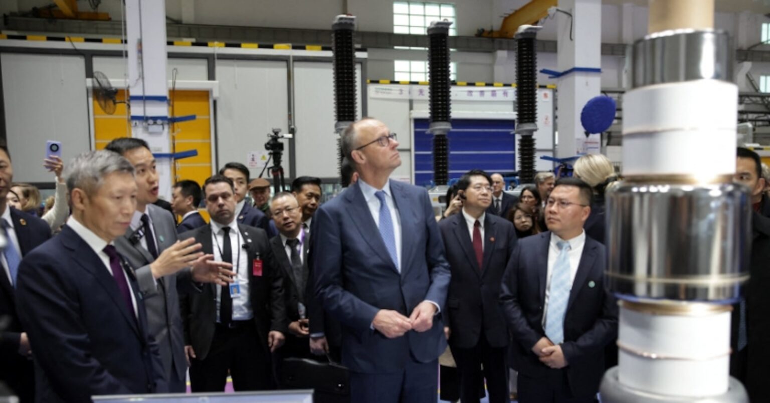 メルツ独首相、初の訪中終え「困難な問題」も　政府間協議開始へ | ロイター