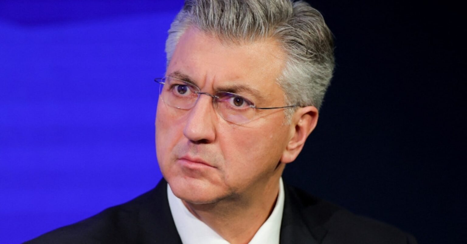 クロアチア首相、ハンガリーとスロバキア向け原油供給で代替案 | ロイター