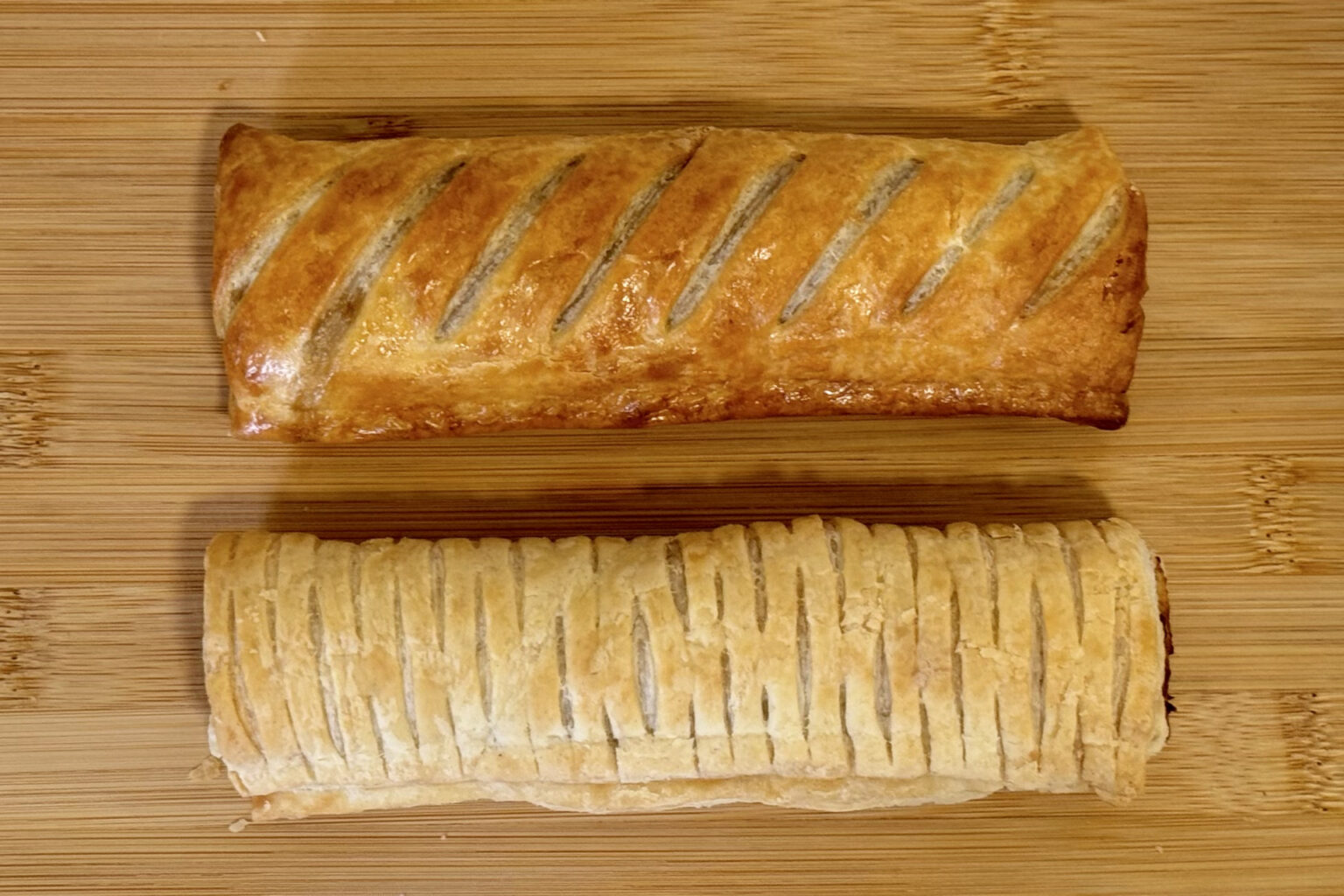 イギリス定番「Greggs」のソーセージロールを食べてみた。動物性食品不使用のヴィーガンロールも - グルメ Watch