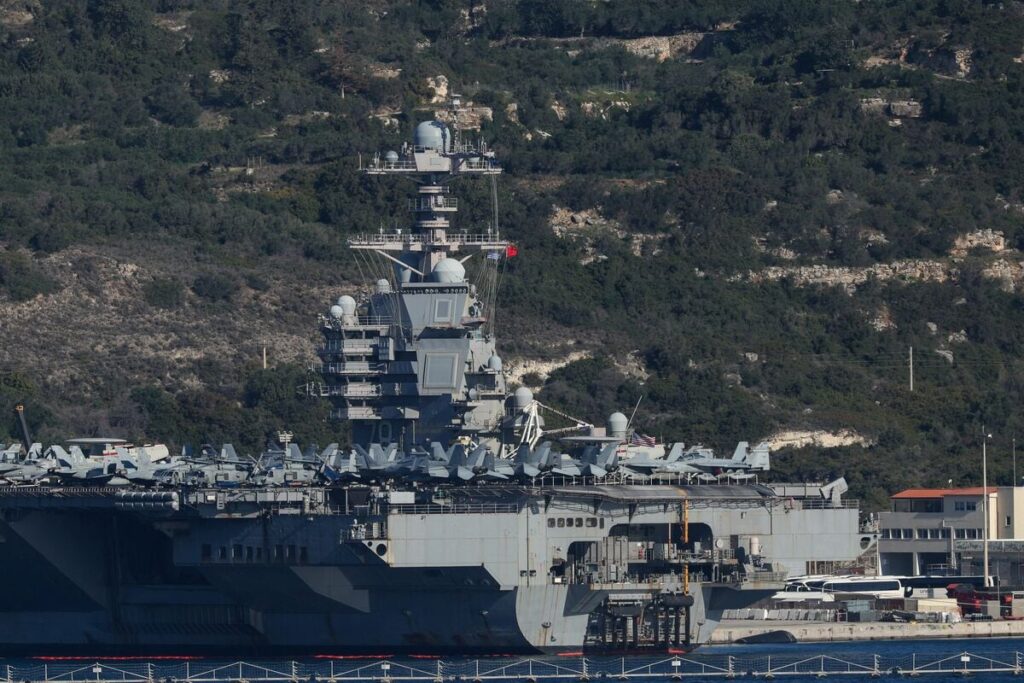 突き付けられる戦争の本質、米国がイラン攻撃に踏み切れない「やむを得ない理由」 戦争の閾で「宙吊り」になる米国──イラン攻撃が行われない宙吊り状態の構造的解剖(1/5) | JBpress (ジェイビープレス) 突き付けられる戦争の本質、米国がイラン攻撃に踏み切れない「やむを得ない理由」 戦争の閾で「宙吊り」になる米国──イラン攻撃が行われない宙吊り状態の構造的解剖(1/5) | JBpress (ジェイビープレス)