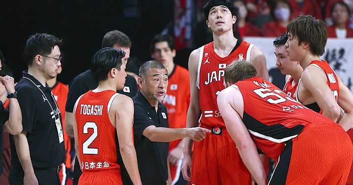 バスケ日本代表　終盤、中国の高さに苦慮