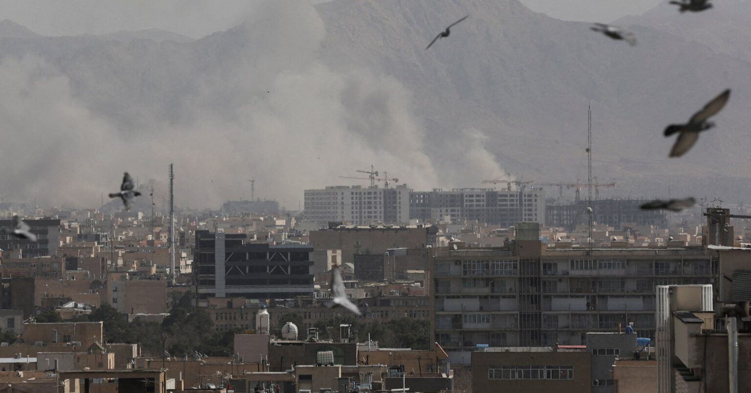 米軍最高司令官と国防長官、トランプ氏私邸からイラン攻撃を監視=関係者 | ロイター 米軍最高司令官と国防長官、トランプ氏私邸からイラン攻撃を監視=関係者 | ロイター