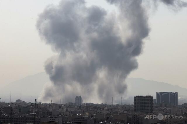 バーレーンの米軍施設に攻撃、カタールではイランのミサイルを迎撃 中東各国で爆発音聞こえる事態