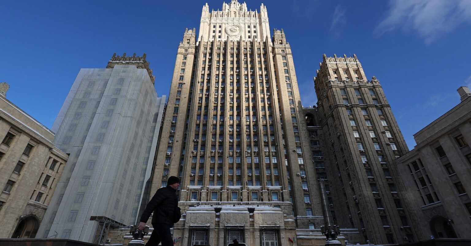 ロシア、米・イスラエルのイラン攻撃を非難　「再び危険な冒険」 | ロイター