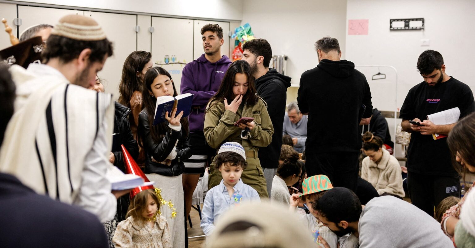 イスラエル、学校閉鎖・集会禁止 イランの報復ミサイル発射で | ロイター イスラエル、学校閉鎖・集会禁止 イランの報復ミサイル発射で | ロイター