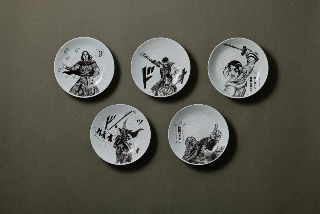 佐賀キングダム空港特別展 わずか2週間で来場者2.4万人突破「キングダム×有田焼」コラボ作品 数量限定・抽選販売が決定！ | 佐賀県のプレスリリース