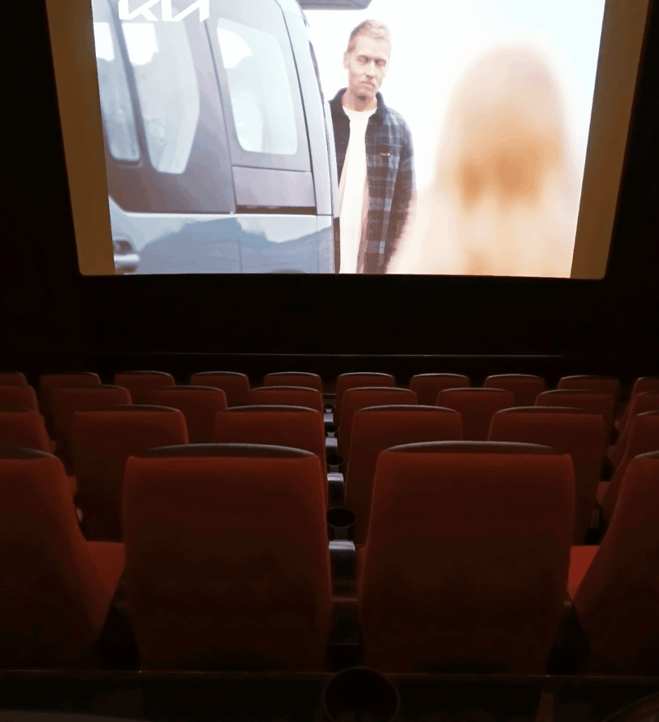 映画館は自殺しているのか？