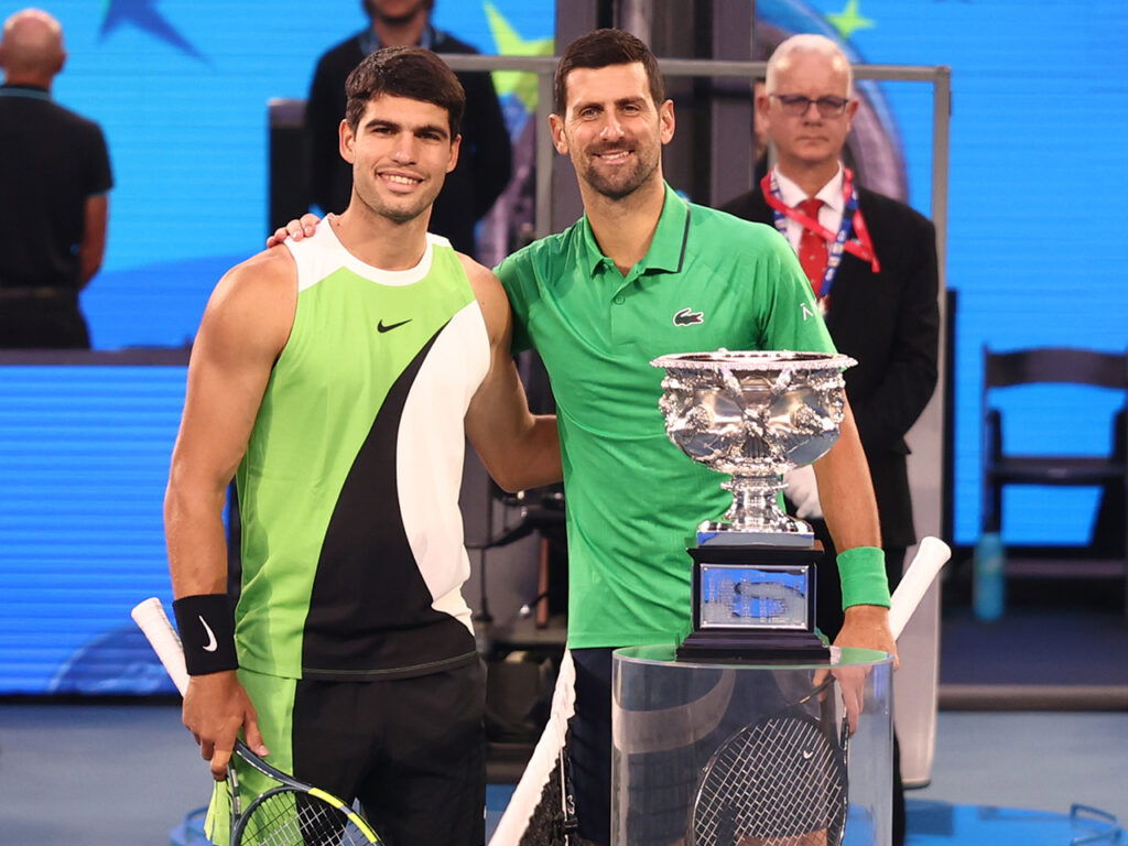 どちらが勝っても大記録の男子決勝は3年ぶり11回目の優勝を目指すジョコビッチがアルカラスから第1セットを先取 [オーストラリアン・オープン／テニス]（テニスマガジンONLINE） - Yahoo!ニュース