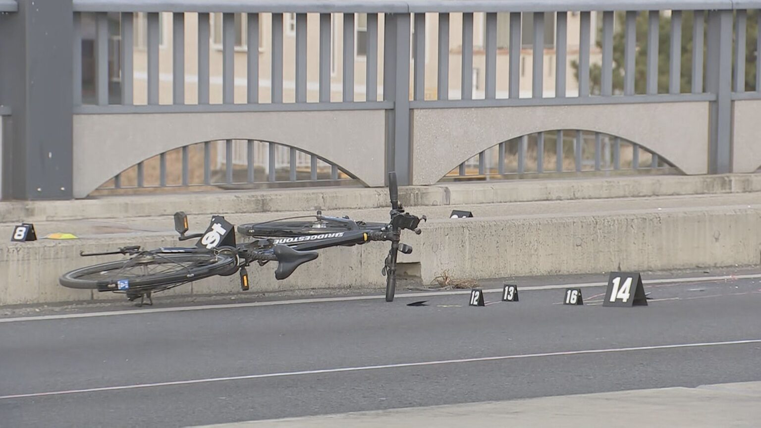 【速報】埼玉・越谷市で10代後半から20代くらいの男性が車にひかれ死亡　車はその場から逃走　死亡ひき逃げ事件として警察が捜査　埼玉県警（TBS NEWS DIG Powered by JNN）