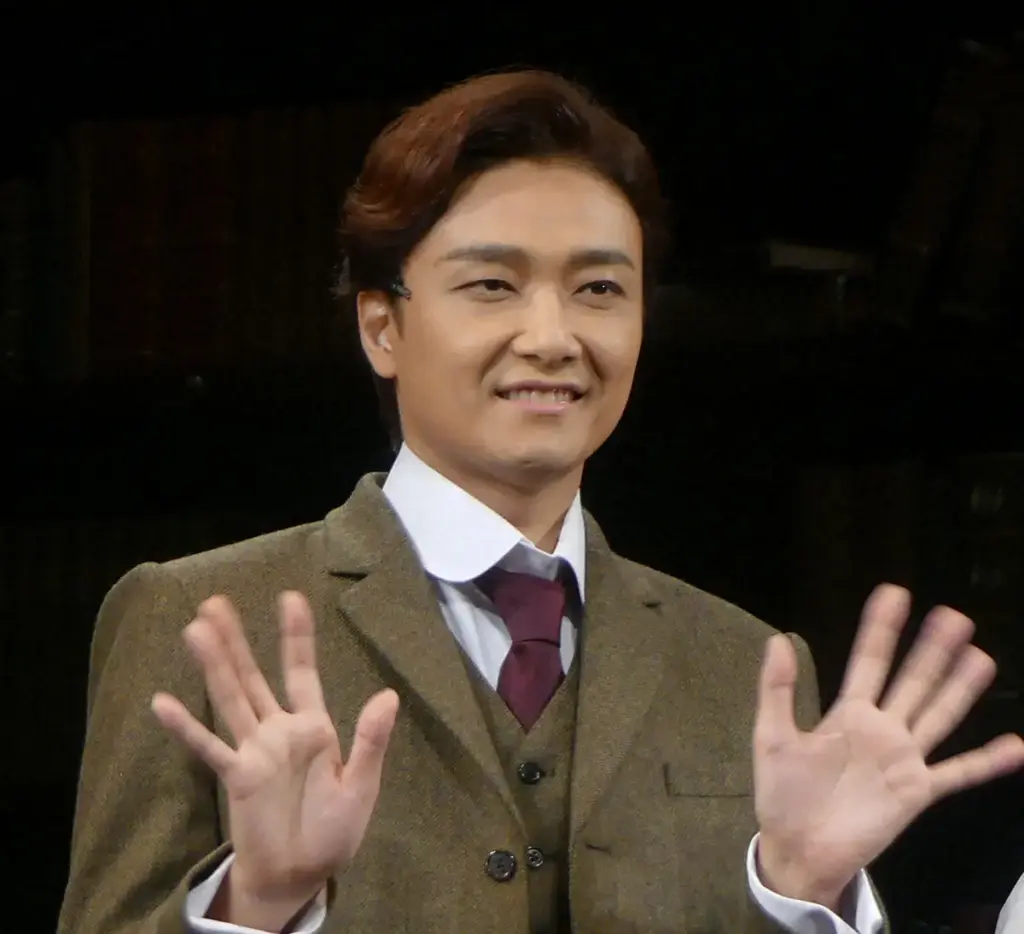 井上芳雄　妻・知念里奈の連れ子で20歳の長男は「ここぞという時には僕の味方」バレエでドイツに留学中 - スポニチ Sponichi Annex 芸能