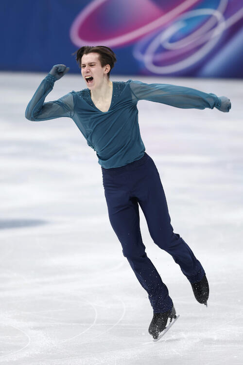 男子SPの演技を終え、喜ぶウクライナのキリロ・マルサク（撮影・前田充）