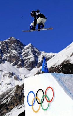 スロープスタイル予選１回目で演技する村瀬心椛（１５日）＝三浦邦彦撮影