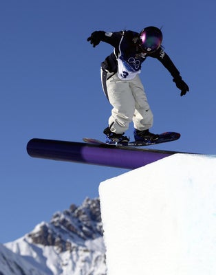 予選２回目で演技する村瀬心椛（１５日）＝三浦邦彦撮影