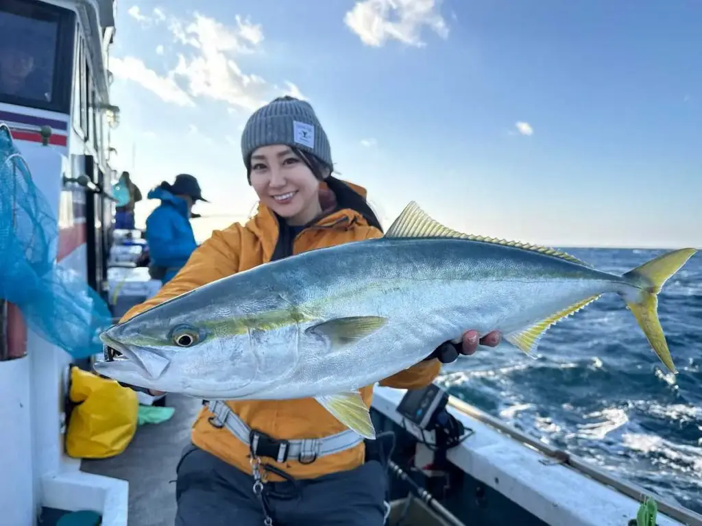 和歌山県美浜町 落とし込み釣りで76センチのメジロをゲット!! – スポニチ Sponichi Annex 社会 和歌山県美浜町 落とし込み釣りで76センチのメジロをゲット!! - スポニチ Sponichi Annex 社会