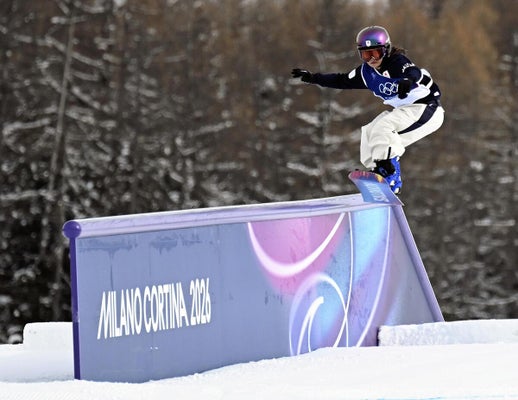 村瀬心椛の１回目の演技（１８日）＝飯島啓太撮影