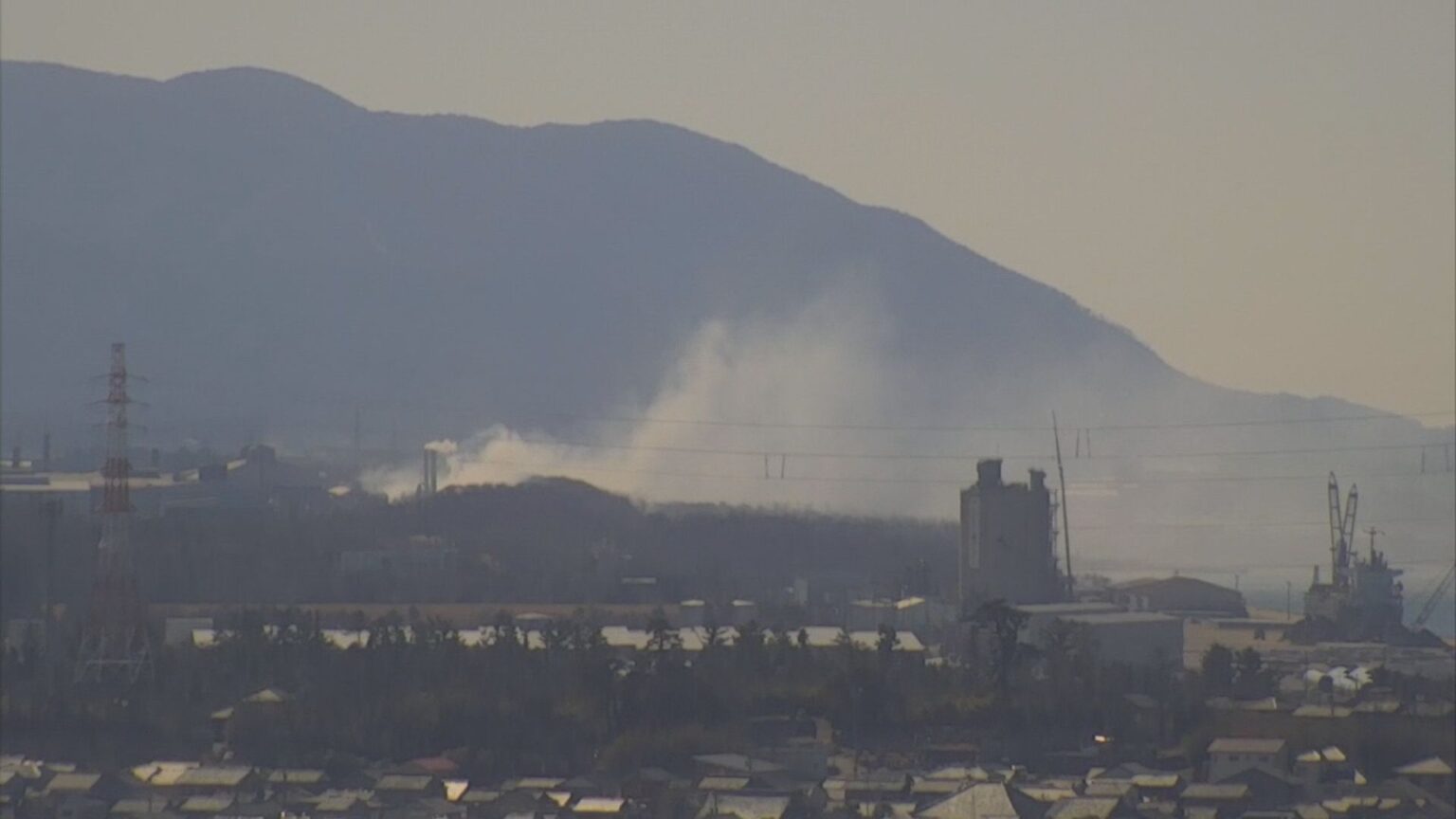 アルミニウム加工場から出火 2時間後にほぼ鎮火 福井県三国町の工場 金属くずなどを焼く、けが人なし（MRO北陸放送） - Yahoo!ニュース