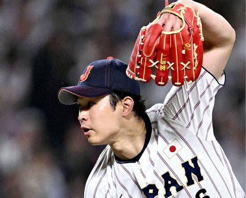 ４回から２番手で登板した種市（２７日）＝帖地洸平撮影