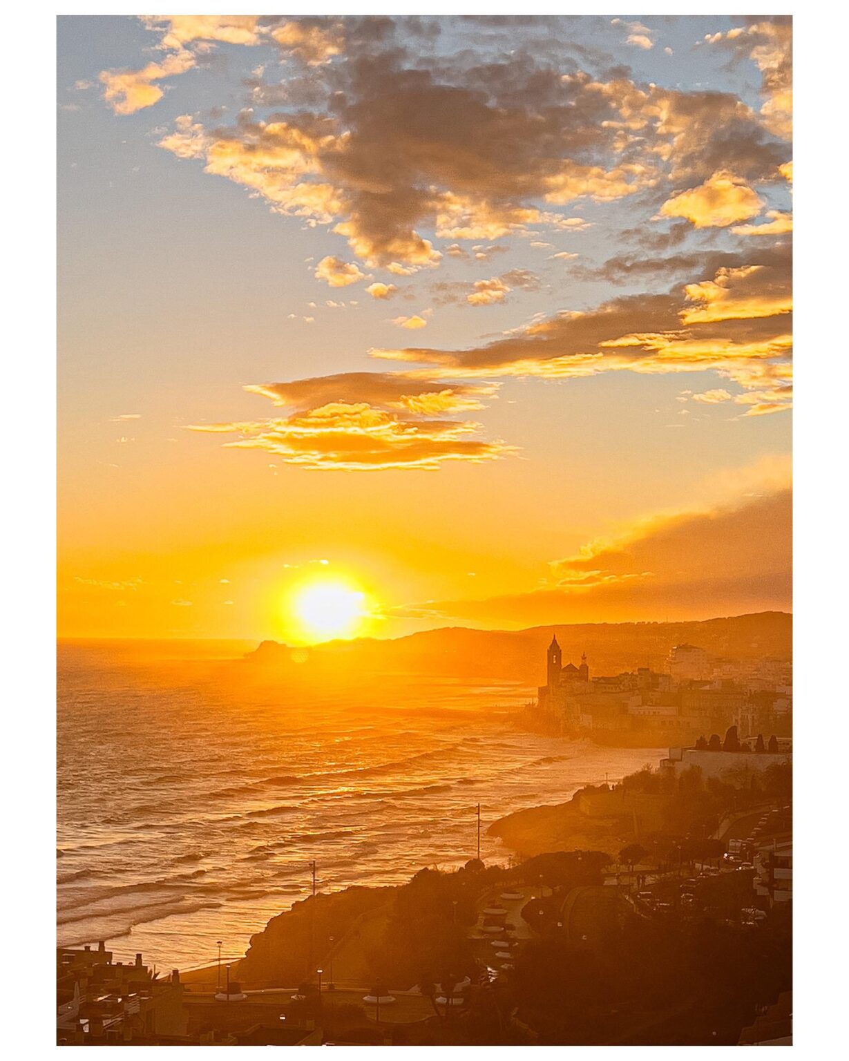シッチェスの夕日、バルセロナ