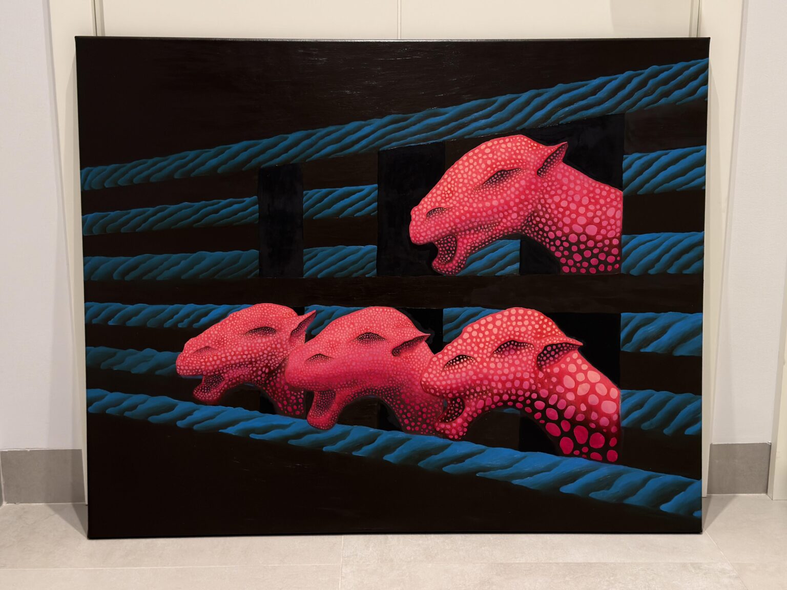 私は奇妙な馬のような生き物を描いて人々に見せています 🙂