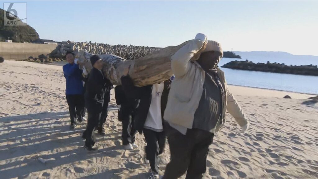 ロケット打ち上げ成功を祈って・・・２５日の「カイロス」打ち上げを前に見学場の１つを地元高校生らが清掃