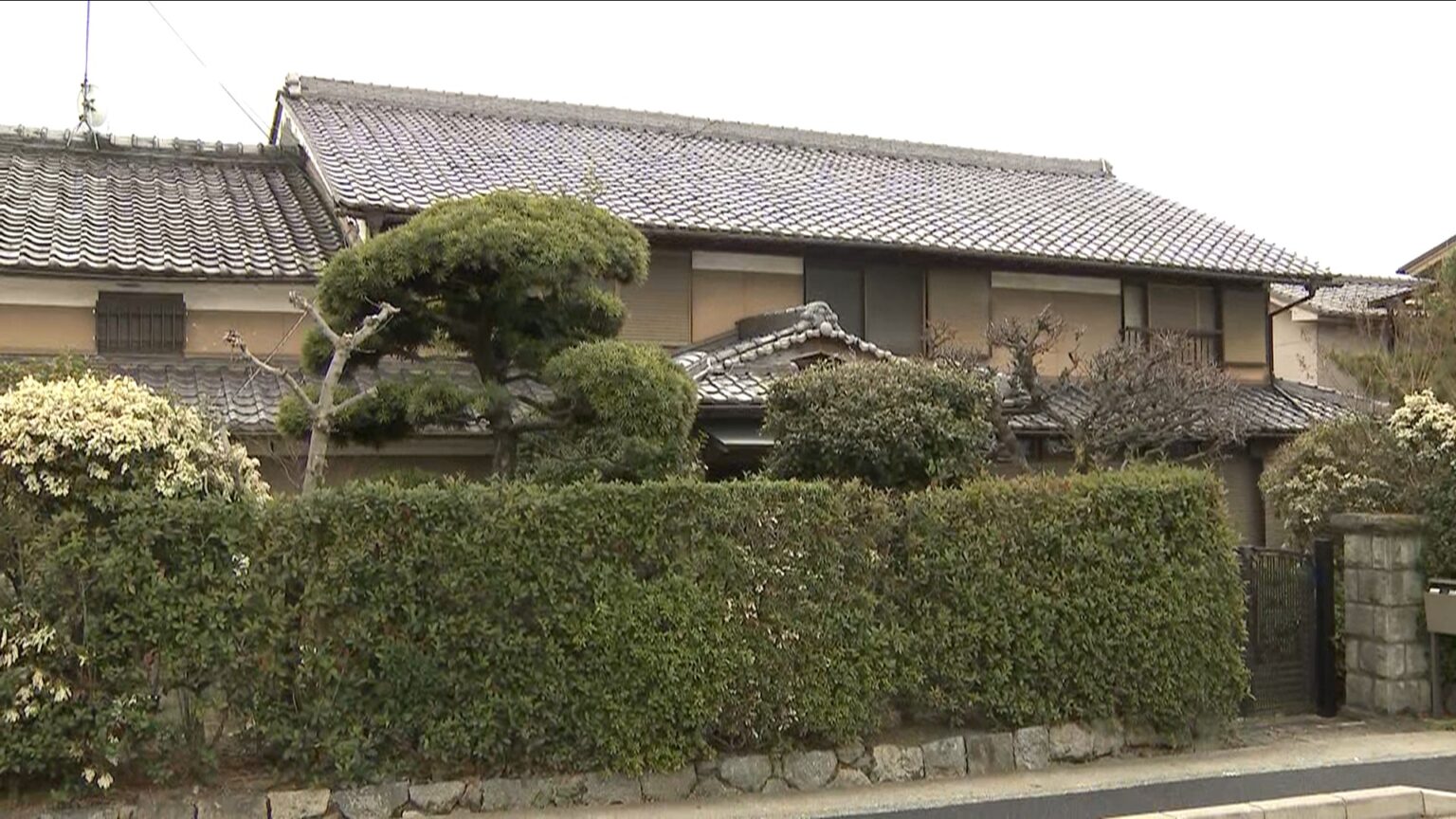 去年10月京都市山科区の高齢男性の住宅に侵入し男性を殺害したうえ現金数十万円などを奪った疑い 自営業の男逮捕 京都府警 去年10月京都市山科区の高齢男性の住宅に侵入し男性を殺害したうえ現金数十万円などを奪った疑い 自営業の男逮捕 京都府警