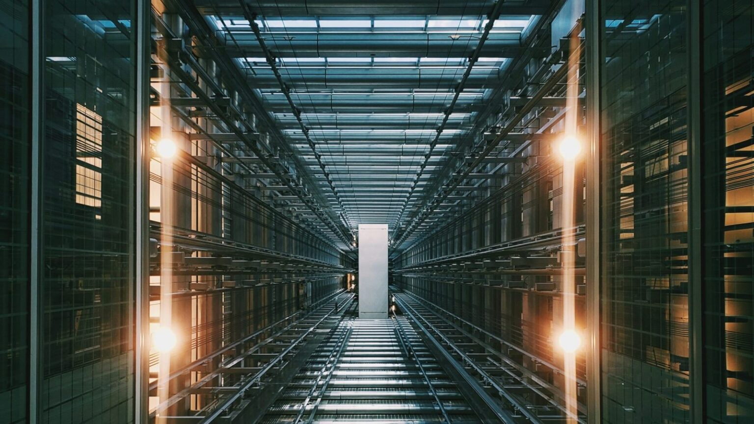 TOSYS、水冷・液浸を備えた商用コンテナ型DCを国内初稼働　長野で提供開始 | Plus Web3 media