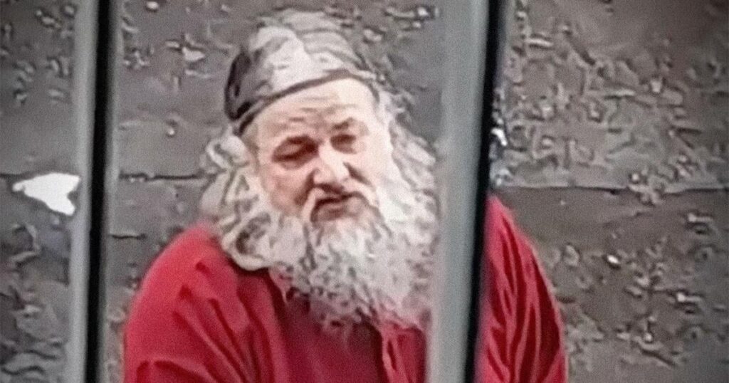 刑務所の検査中にマルク・デュトルーの独房で見つかった児童虐待の画像