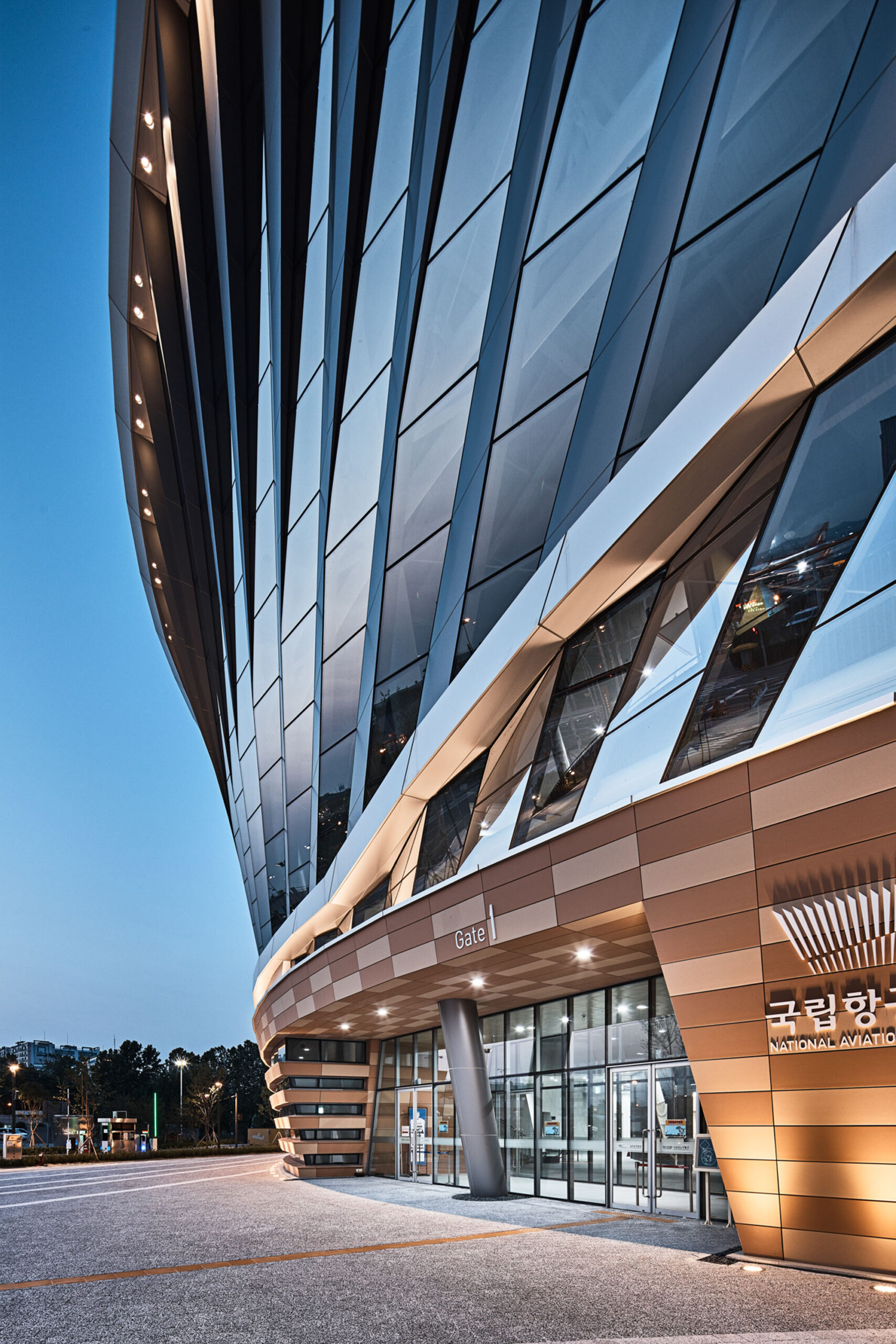 〈韓国国立航空博物館(National Aviation Museum of Korea)〉HAEAHN Architecture