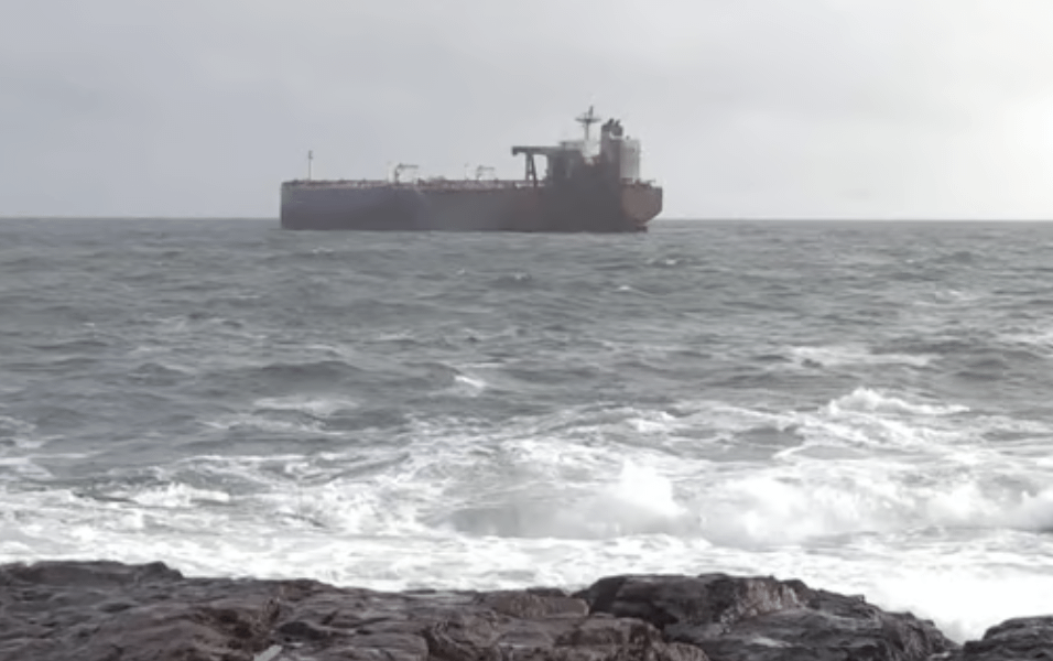 ウクライナ外務大臣は、2025年にロシアが約45隻の影の艦隊を通じて200万トン以上のウクライナ穀物を盗み、アフリカ、アジア、ヨーロッパに輸送したと警告した。キエフは船舶、ブローカー、保険会社を攻撃し、貿易を停止するための組織的なEUの行動を求めている。