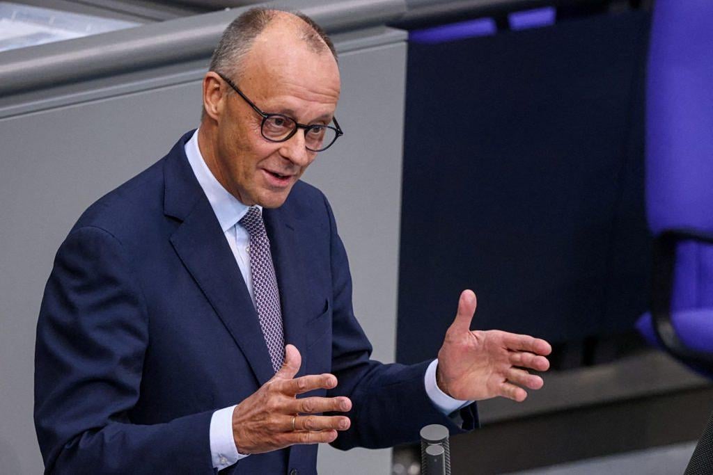 メルツ首相、ギリシャをモデルに挙げ、ドイツ人にもっと働くよう促す