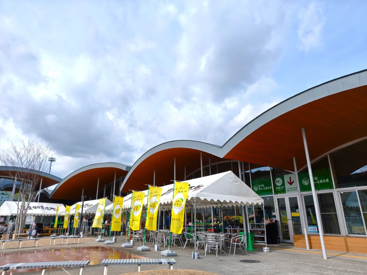 静岡県牧之原市・「道の駅 そらっと牧之原」外観