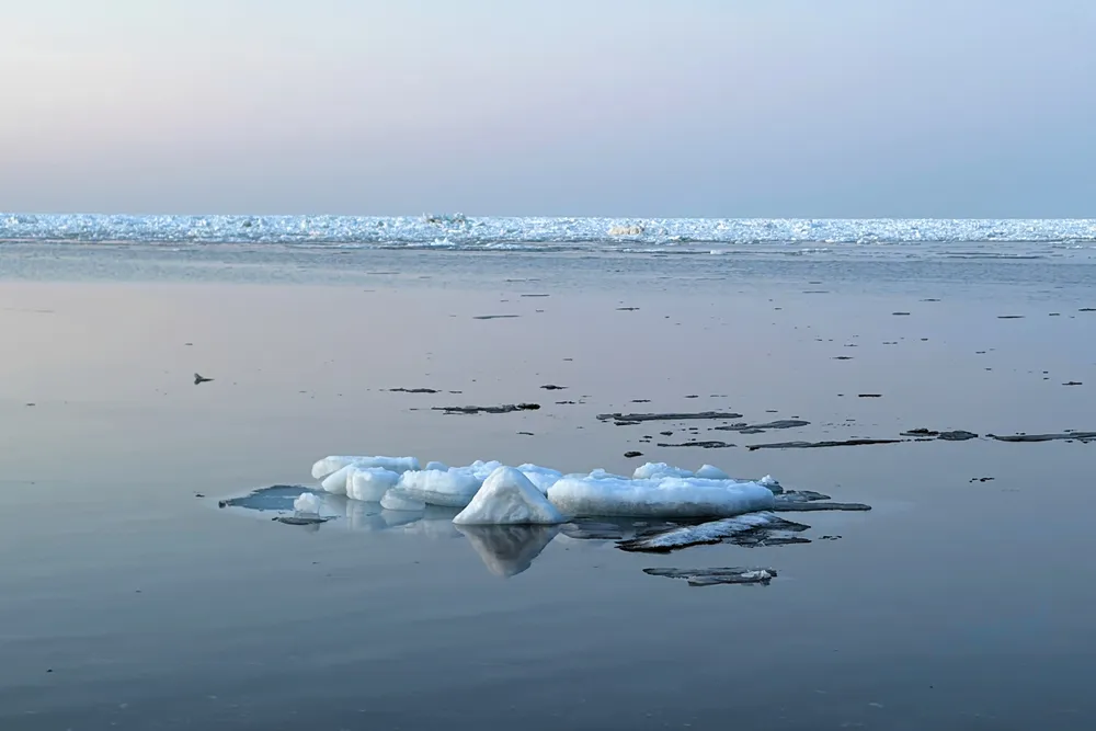 流氷に乗り100メートル流される 北見の大学生2人救助 小清水 - 北海道新聞デジタル