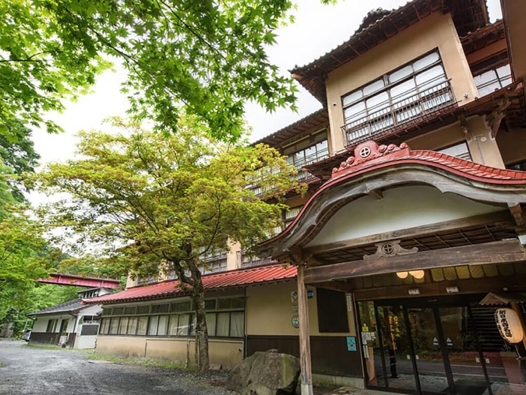 【岩手県の人気ホテル】「岩手 花巻温泉郷 鉛温泉 藤三旅館」は平均1.25mもの深さがある「白猿の湯」が魅力 - All About ニュース